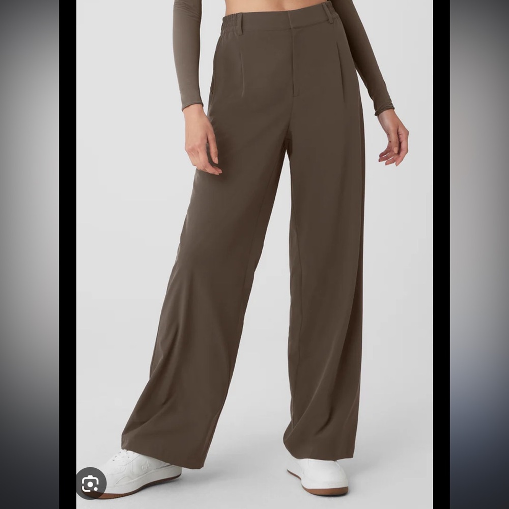 ALO Yoga Trousers with Wide-Leg Fit (brown)